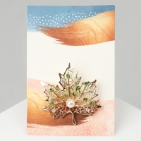 Брошь &laquo;Лист кленовый&raquo;, цвет бело-зелёный в золоте