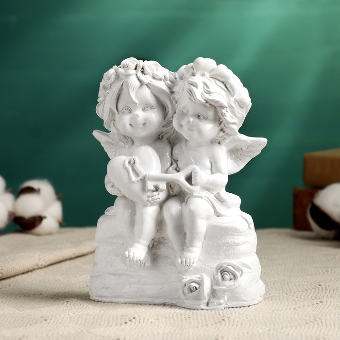 Фигура "Ангелы с сердцем на замочке" белый, 15х11см