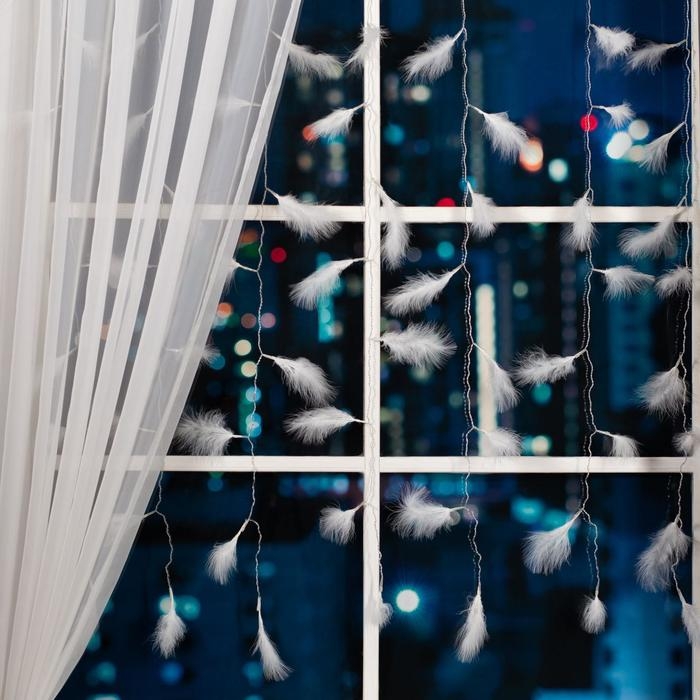 Гирлянда &laquo;Занавес&raquo; 3 &times; 1.4 м с насадками &laquo;Перья&raquo;, IP20, прозрачная нить, 80 LED, свечение белое, 8 режимов, 220 В