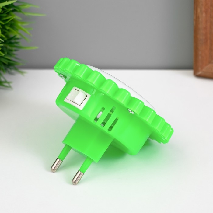 Ночник пластик от сети Ночник пластик от сети "Цветы на цветке" МИКС 7,5х7,5х2,7 см RISALUX