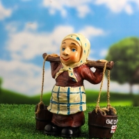 Садовая фигура "Бабушка с ведрами" 20х7х19см Садовая фигура "Бабушка с ведрами" 20х7х19см