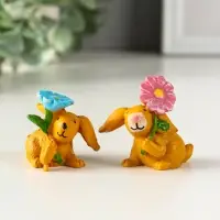 Сувенир полистоун "Заяц с яркой ромашкой" МИКС 2,5х3,8х4,4 см