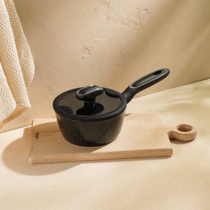 Ковш алюминиевый с антипригарным покрытием SL Home, d=16 см, h=7,4 см, индукция, цвет чёрный Ковш алюминиевый с антипригарным покрытием SL Home, d=16 см, h=7,4 см, индукция, цвет чёрный