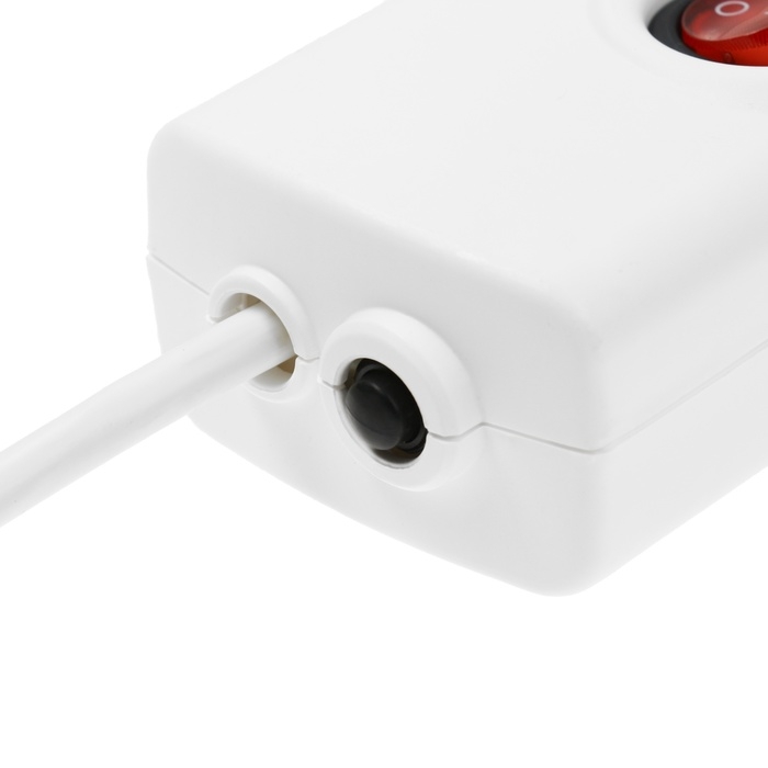 Сетевой фильтр Luazon Lighting, 5 розеток, 1.5 м, 3500 Вт, 3х1 мм2, 16 A, 220 В, c предохранителем, белый