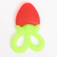 Прорезыватель силиконовый &laquo;Клубничка&raquo;, Крошка Я