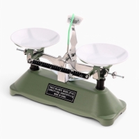 Весы лабораторные, с набором гирь 200 г. Весы лабораторные, с набором гирь 200 г.