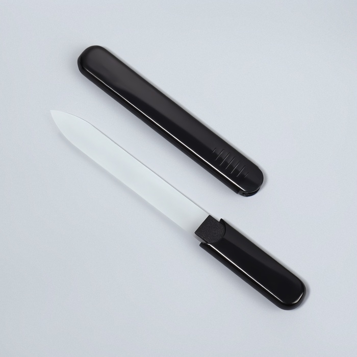 Пилка стеклянная для ногтей, 14.2 см, в футляре, чёрная