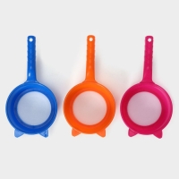 Сито для просеивания с ручкой «Ушки», d=12 см, цвет МИКС Сито для просеивания с ручкой «Ушки», d=12 см, цвет МИКС