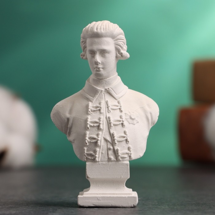 Бюст "Император Петр III" белый, 4х2,5х6,5см