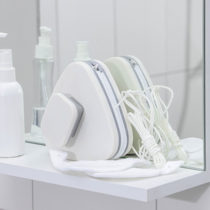 Магнитная щетка для мытья окон с двух сторон Raccoon &laquo;Модерн&raquo;, треугольная, на стекло 3-10 мм