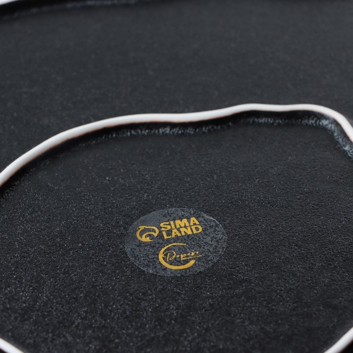 Тарелка керамическая неровный край &laquo;Чёрная&raquo;, 27 см, цвет чёрный