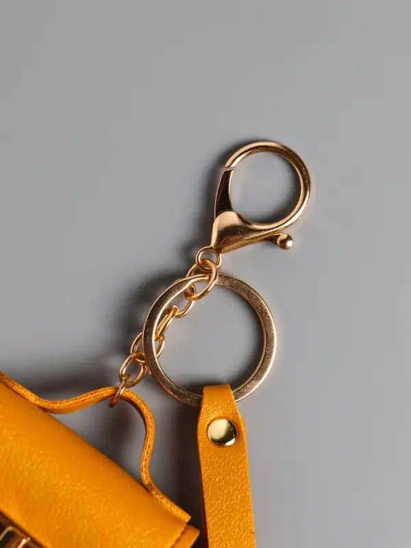 Брелок кожзам с карабином, с ремешком "Сумочка" жёлтый 6,2х2,5х7 см