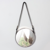 Зеркало настенное круглое «Антураж» d зеркальной поверхности 28 см, с ремешком из искусственной кожи, цвет МИКС Зеркало настенное круглое «Антураж» d зеркальной поверхности 28 см, с ремешком из искусственной кожи, цвет МИКС