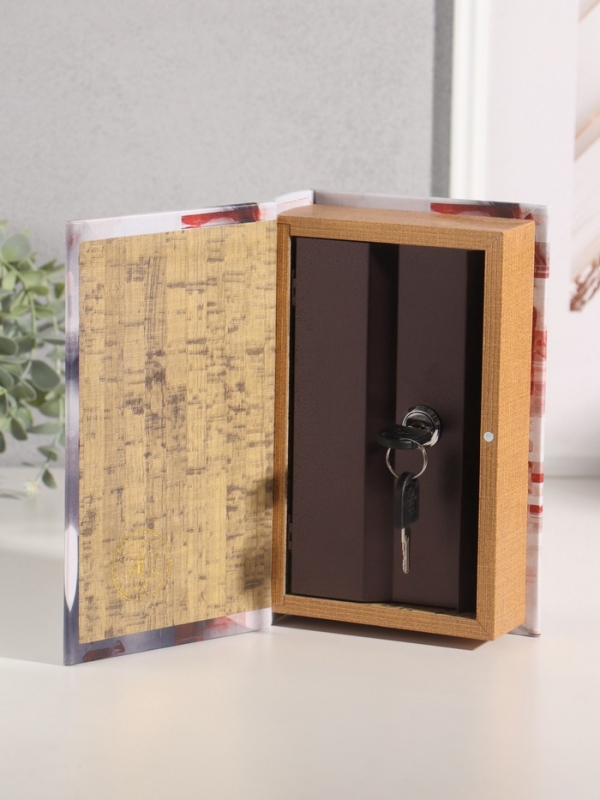 Сейф-книга дерево кожзам "Мода. Чувства. Настроение" 21х13х5 см