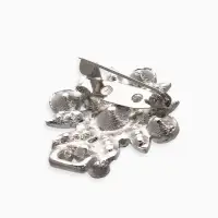 Зажим для кардигана "Ажур", гербер, цвет белый в серебре