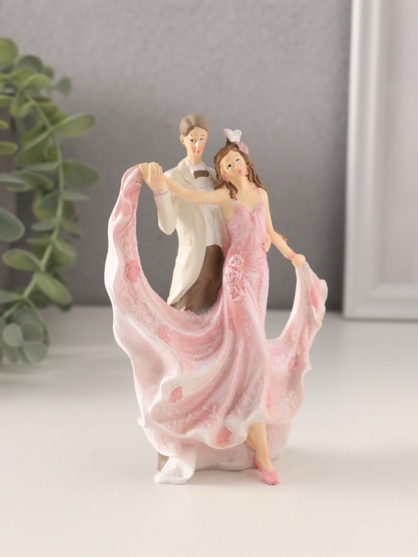 Сувенир полистоун "Танцующая пара" бело-розовый 9,5х5х13 см