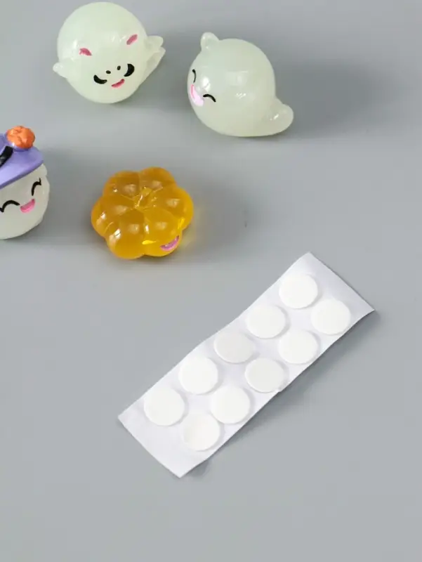 Сувенир эпоксидная смола флюоресцентный "Хэллоуин" набор 4 шт 5х5х3,5 см