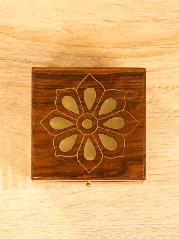 Шкатулка "Цветок" 10х10х6 см, дерево шишам