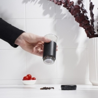 Солонка стеклянная &laquo;Стиль&raquo;, 150 мл, 5,5&times;8 см, цвет чёрный мрамор