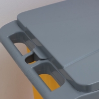 Многофункциональная тележка для клининга с вёдрами, отжимом и лотками, цвет серый