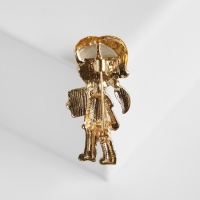 Брошь &laquo;Доктор&raquo; девочка, цветная в золоте