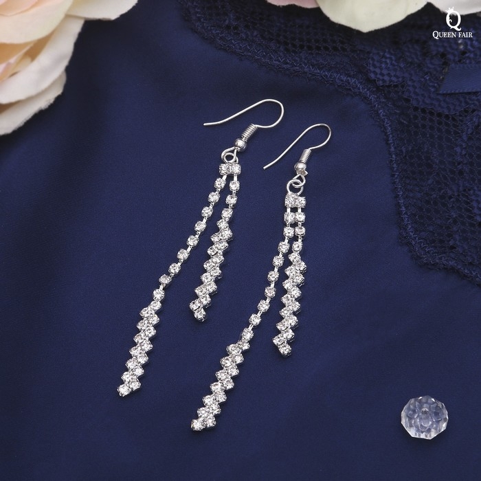 Серьги висячие со стразами Princess дорожка двойная, цвет белый в серебре, 9см
