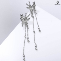 Серьги висячие со стразами «Жар-птица» капли и бусины на цепочке, цвет белый в серебре, 11 см Серьги висячие со стразами «Жар-птица» капли и бусины на цепочке, цвет белый в серебре, 11 см