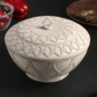 Сухарница &laquo;Арабеска&raquo;, 1,7 л, с крышкой, цвет МИКС