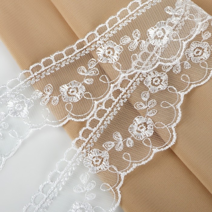 Кружево на сетке, 40 мм &times; 11 &plusmn; 1 м, цвет белый