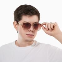 Очки солнцезащитные uv 400, дужка 14.2 см, ширина 13.1 см, линза 5.1 х 5.9 см