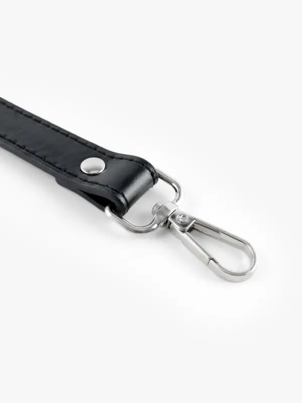 Ручка для сумки кожзам  2 карабина 60&plusmn;1см*1,8см чёрный/серебряный АУ