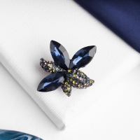 Брошь &laquo;Цветок&raquo; морская звезда, цветная в сером металле