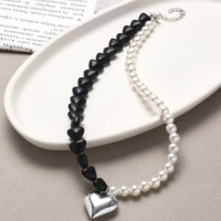 Бусы с жемчугом &laquo;Сердце&raquo; бусины, чёрно-белый в серебре