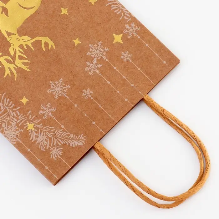 Пакет крафт с золотым тиснением, круглая ручка, &laquo;Новый год&raquo; 15&times;21&times;8 см, 120 г