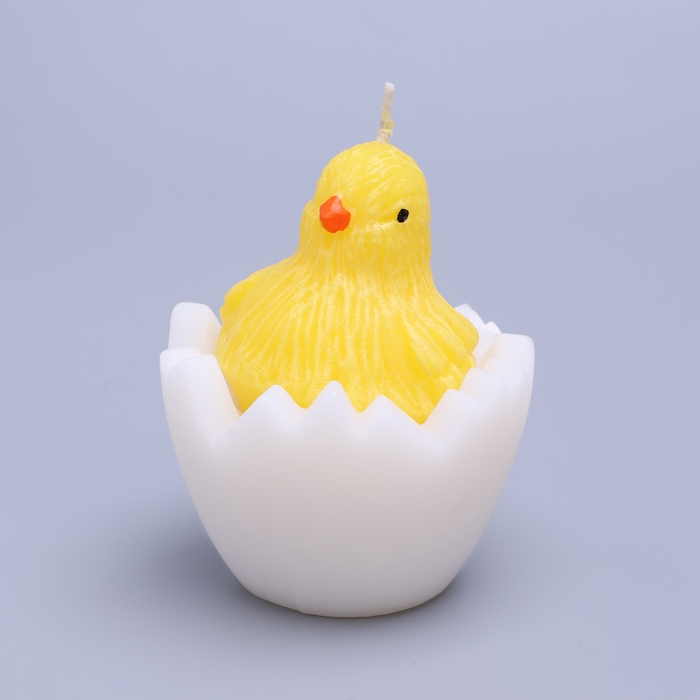 Декоративная свеча "Цыплёнок в яйце"