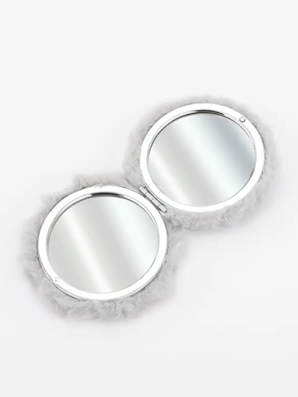 Зеркало складное &laquo;Мех&raquo;, d=8 см, с увеличением, с искусственным мехом, серое