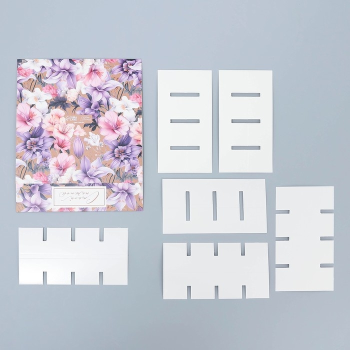 Коробка для конфет, кондитерская упаковка, 16 ячеек, &laquo;Самой нежной&raquo; 17.7 х 17.7 х 3.8 см