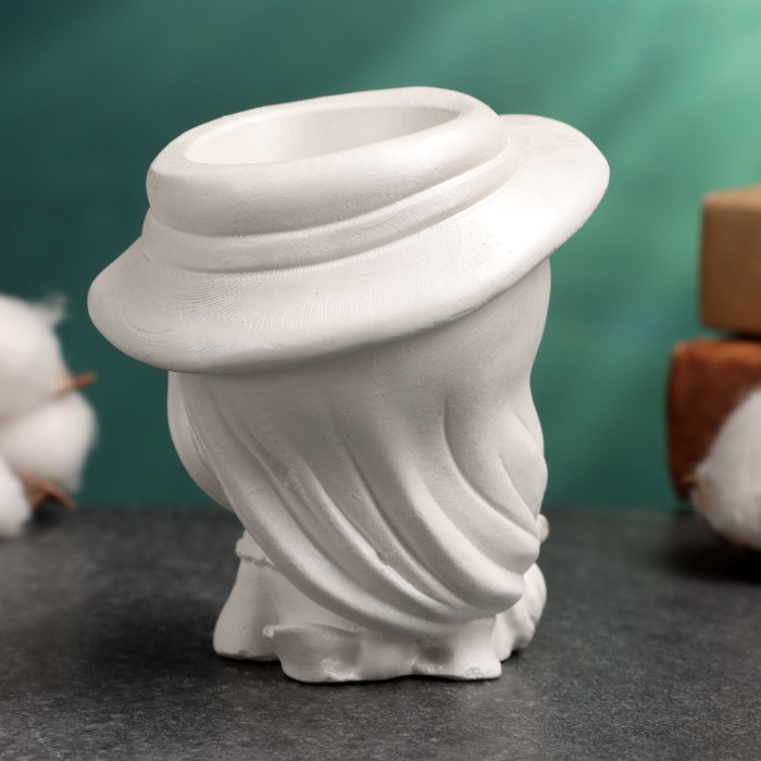 Подсвечник "Девочка в шляпе с зайкой" перламутровый, 8х8х9см