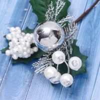 Декор "Зимние грезы" ягоды драгоценные камни шар, 16 см Декор "Зимние грезы" ягоды драгоценные камни шар, 16 см