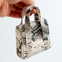 Сумка для кукол &laquo;Питон&raquo;, цвет черно-белый