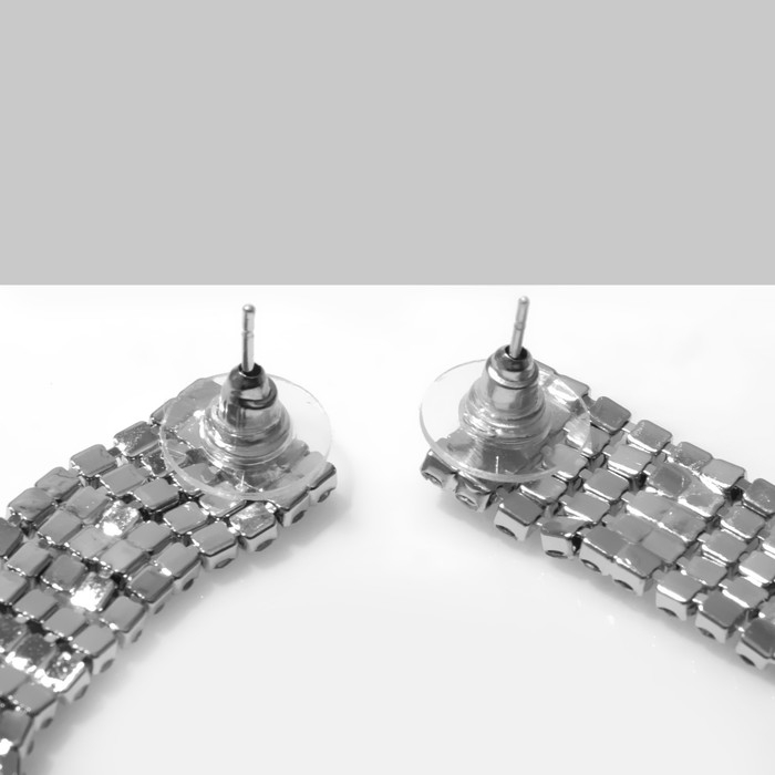 Серьги висячие со стразами &laquo;Водопад&raquo; мини квадрат, 5 нитей, цвет белый в серебре, 19,5 см