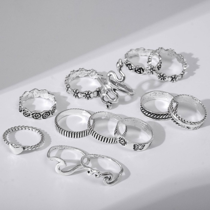 Набор колец 13 штук «Ассорти» цветы, змея, размер МИКС, цвет чернёное серебро Набор колец 13 штук «Ассорти» цветы, змея, размер МИКС, цвет чернёное серебро