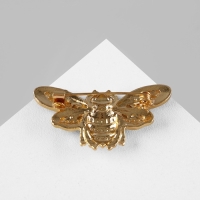 Брошь &laquo;Пчела&raquo; с ажурными крыльями, цвет чёрно-белый в золоте