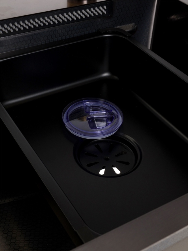 Кухонная мойка ZEIN M04, S=3.0 и 0.7 мм, смеситель, корзины, кран для питьевой воды, графит