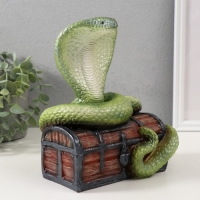 Фигурка "КОБРА НА СУНДУКЕ"  20  х 17  х 12 см.