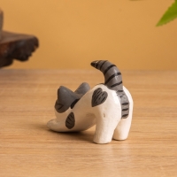 Сувенир &laquo;Потягивающийся Кот&raquo;, 2.5&times;5&times;6 см, дерево, чёрно-белый