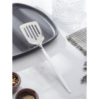 Лопатка из нержавеющей стали перфорированная Magistro &laquo;Грэйс&raquo;, длина 27 см, цвет ручки белый, цвет головы серебряный