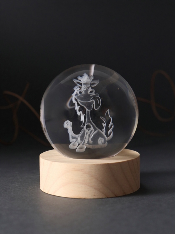 Сувенир стекло подсветка "Шар. Лошадка в короне" d=6 см подставка дерево, USB