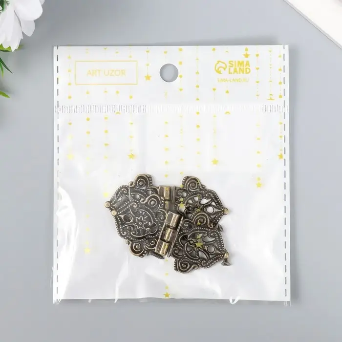 Петля для шкатулки металл "Узорная с цветами" бронза + гвозди 5,3х2,8 см