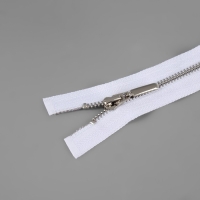 Молния металлическая, №5, 2 замка, разъёмная, замки автомат, 80 см, цвет белый/никель, цена за 1 штуку Молния металлическая, №5, 2 замка, разъёмная, замки автомат, 80 см, цвет белый/никель, цена за 1 штуку